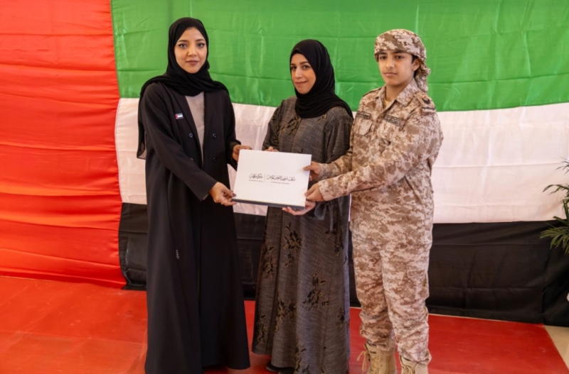 مشاركة موظفي مكتب شؤون التعليم الخاص مع الطلبة في احتفال اليوم الوطني الـ54