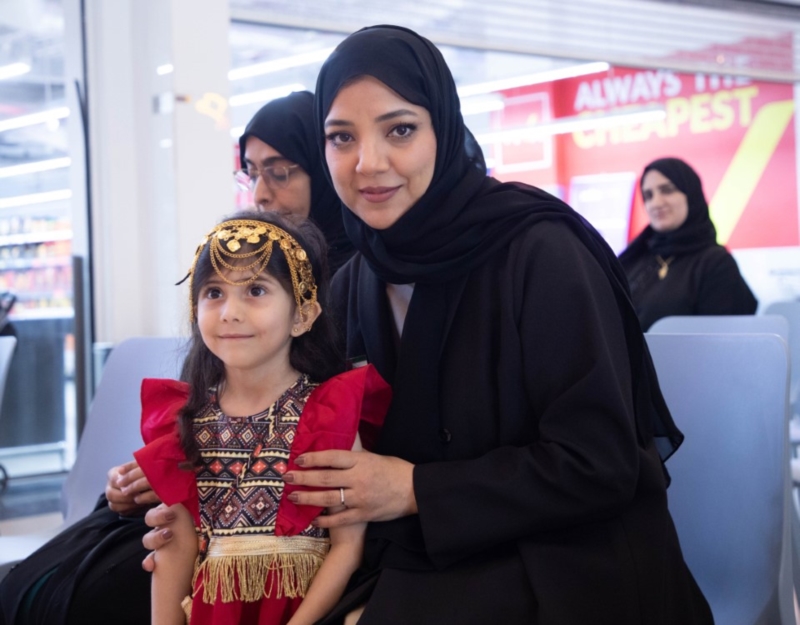 مشاركة موظفي مكتب شؤون التعليم الخاص مع الطلبة في احتفال اليوم الوطني الـ54